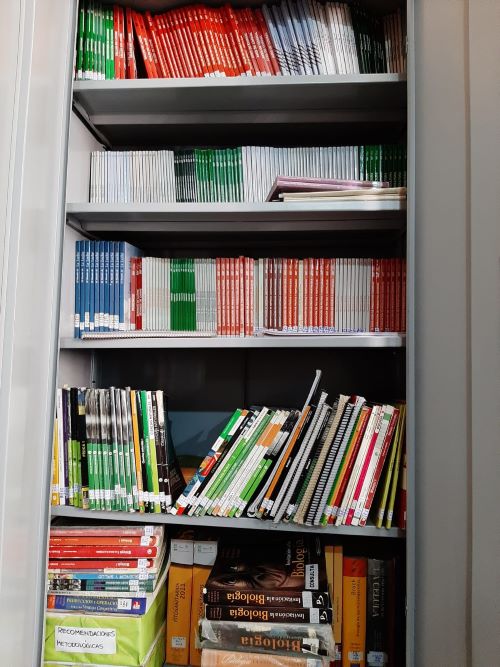 Biblioteca de la E.E.S.A. N° 1
